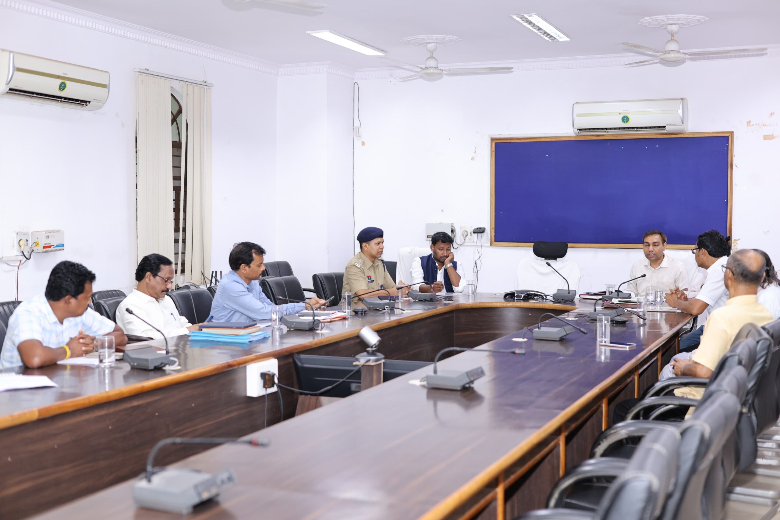 जशपुर: एससी-एसटी अत्याचार पीड़ितों को मिलेगी त्वरित आर्थिक मदद, जाति प्रमाण पत्र व गवाहों के भत्ते पर लिया गया बड़ा फैसला