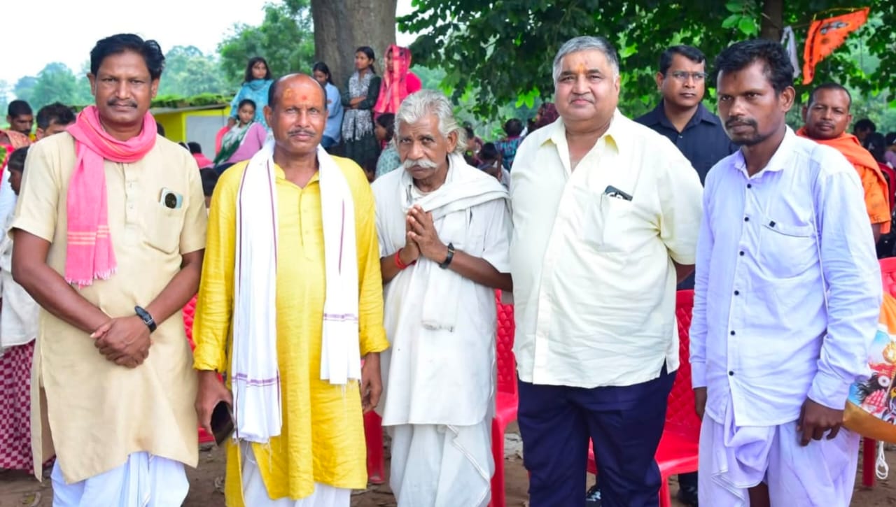 कांवड़ यात्रा आस्था, भक्ति और समर्पण का प्रतीक: मंत्री राजेश अग्रवाल ने रामगढ़ से कैलाश गुफा जा रहे कांवड़ यात्रियों का किया स्वागत
