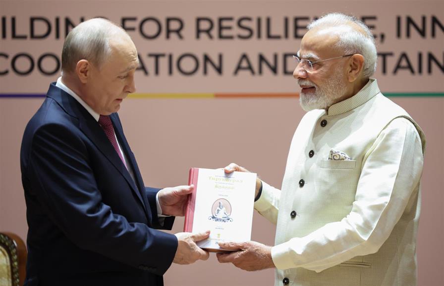 प्रधानमंत्री ने ब्रिक्स शिखर सम्मेलन के दौरान रूस के राष्ट्रपति से मुलाकात की